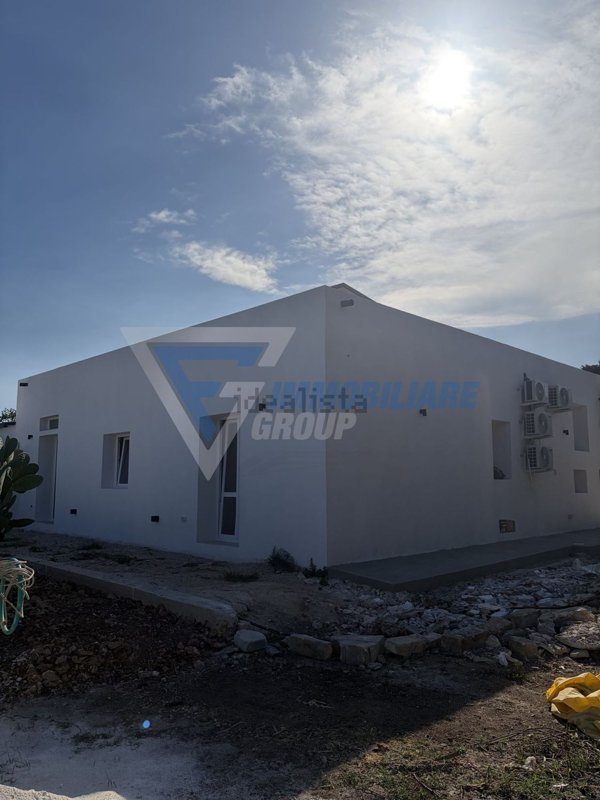 casa indipendente in vendita a Siracusa in zona Ognina