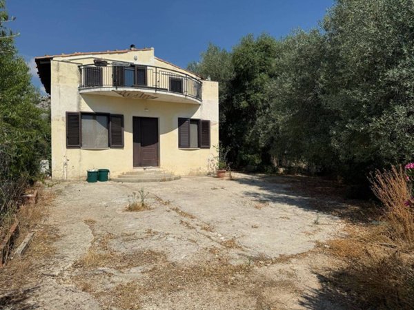 casa indipendente in vendita a Siracusa in zona Targia