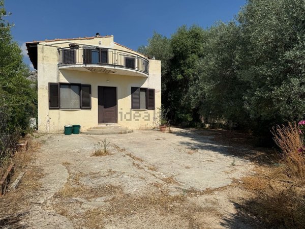 casa indipendente in vendita a Siracusa in zona Targia