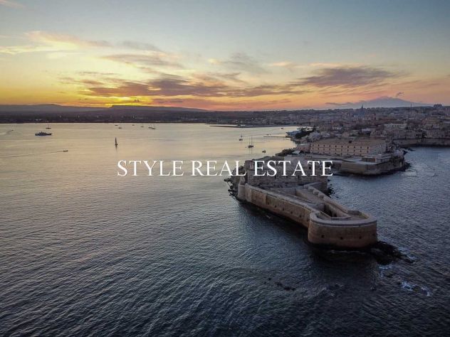 negozio in vendita a Siracusa in zona Isola Ortigia