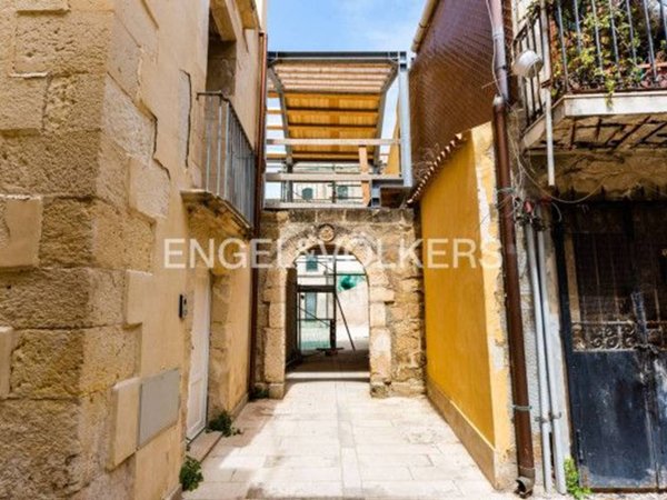 appartamento in vendita a Siracusa in zona Isola Ortigia