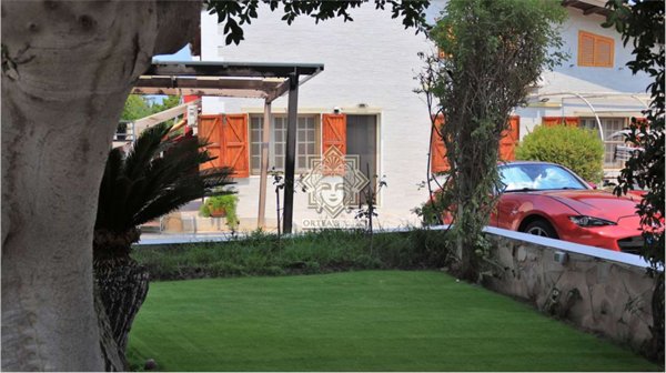 casa indipendente in vendita a Siracusa in zona Targia