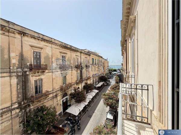 appartamento in vendita a Siracusa in zona Isola Ortigia
