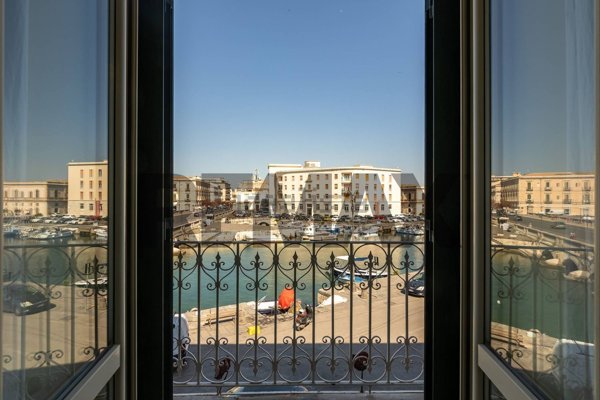 appartamento in vendita a Siracusa in zona Isola Ortigia