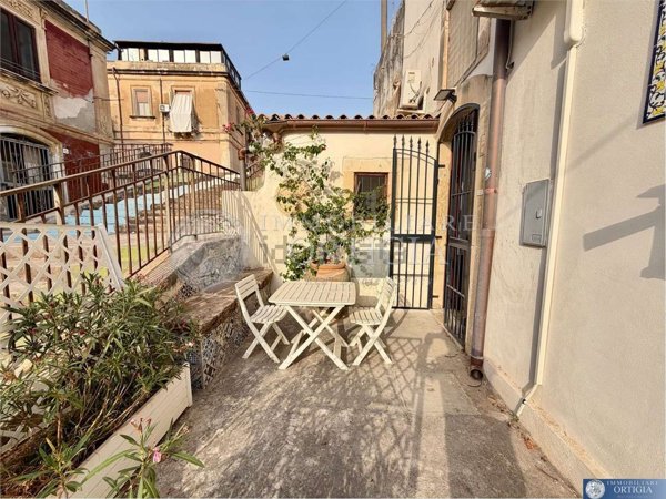 appartamento in vendita a Siracusa in zona Borgata