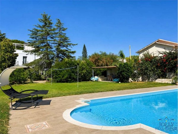 casa indipendente in vendita a Siracusa in zona Fontane Bianche