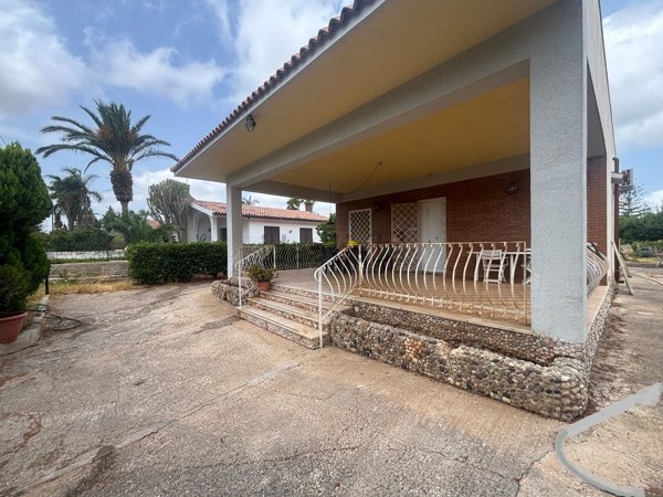 casa indipendente in vendita a Siracusa in zona Fontane Bianche