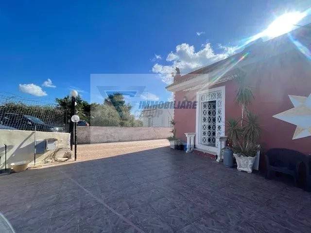 casa indipendente in vendita a Siracusa in zona Targia