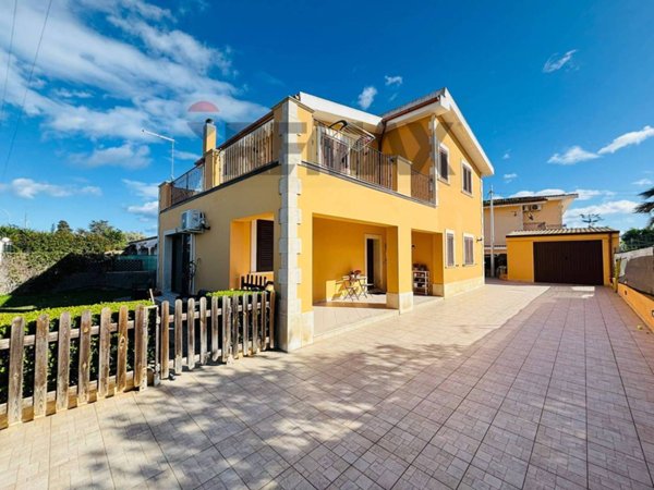casa indipendente in vendita a Siracusa in zona Arenella
