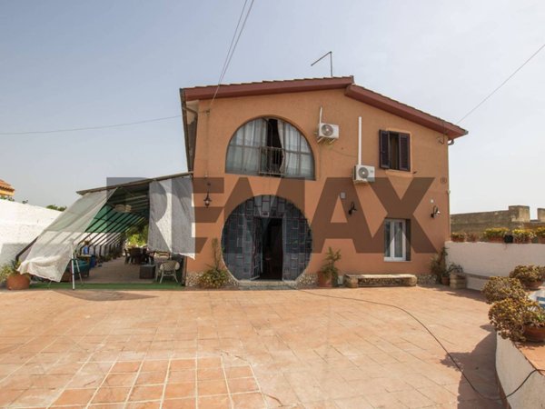 casa indipendente in vendita a Siracusa in zona Targia