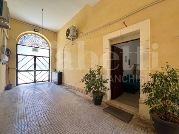 casa indipendente in vendita a Siracusa in zona Centro Città