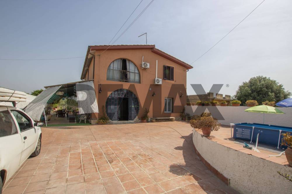 casa indipendente in vendita a Siracusa in zona Targia