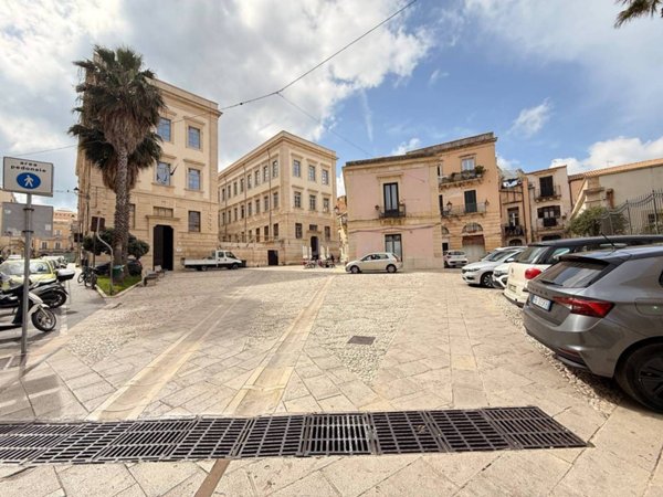 appartamento in vendita a Siracusa in zona Isola Ortigia