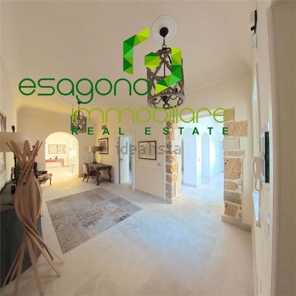 casa indipendente in vendita a Siracusa in zona Isola Ortigia