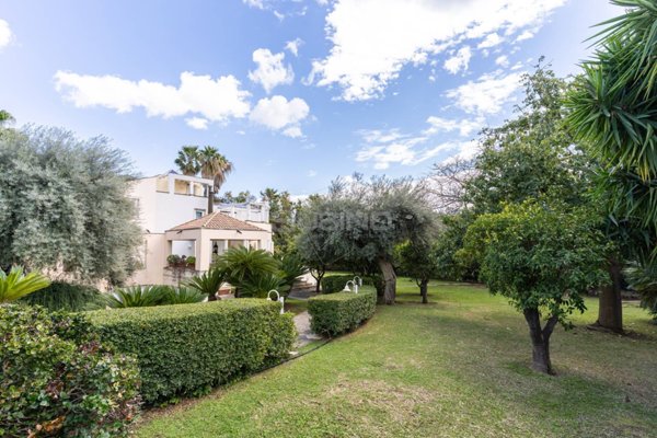 casa indipendente in vendita a Siracusa in zona Belvedere
