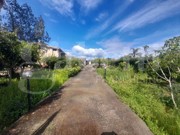 casa indipendente in vendita a Siracusa in zona Targia