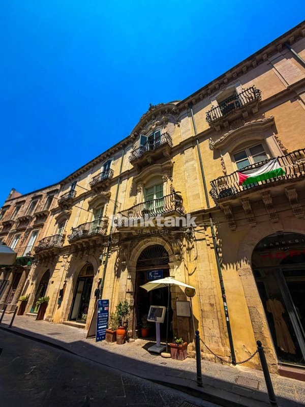 appartamento in vendita a Siracusa in zona Isola Ortigia