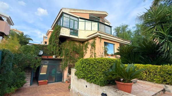 casa indipendente in vendita a Siracusa in zona Belvedere
