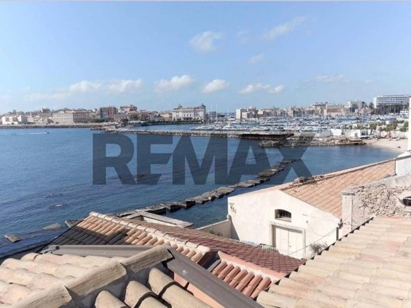 casa indipendente in vendita a Siracusa in zona Borgata