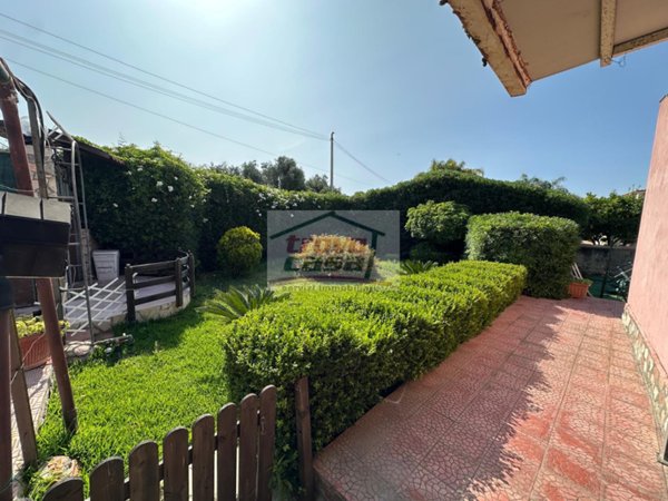 casa indipendente in vendita a Siracusa in zona Targia