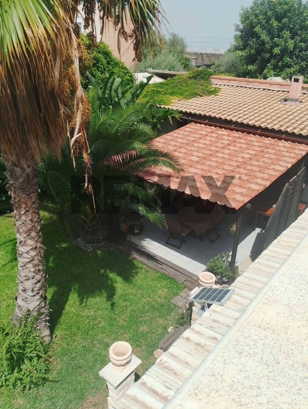casa indipendente in vendita a Siracusa in zona Fontane Bianche