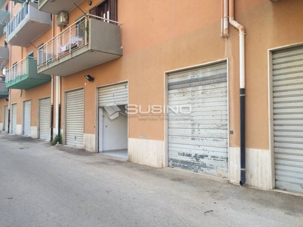 box auto in vendita a Siracusa in zona Scala Greca