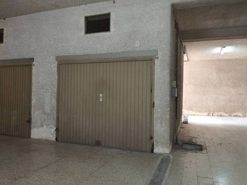 box auto in vendita a Siracusa in zona Scala Greca