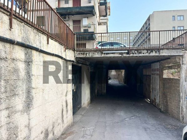 box auto in vendita a Siracusa in zona Grottasanta
