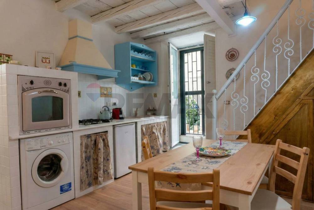 casa indipendente in vendita a Siracusa in zona Isola Ortigia