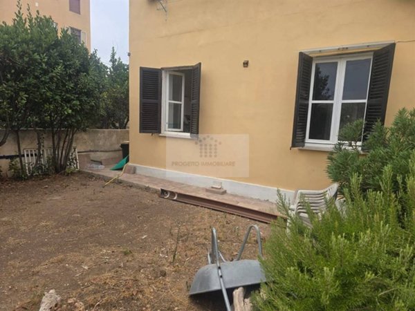 casa indipendente in vendita a Siracusa in zona Grottasanta