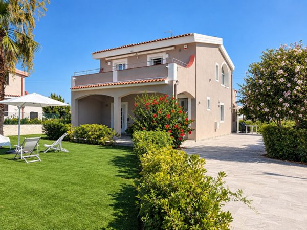 casa indipendente in vendita a Siracusa in zona Ognina