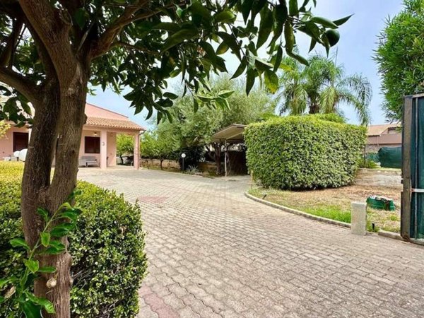 casa indipendente in vendita a Siracusa in zona Arenella