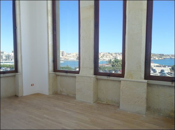 appartamento in vendita a Siracusa in zona Isola Ortigia