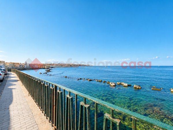 appartamento in vendita a Siracusa in zona Isola Ortigia