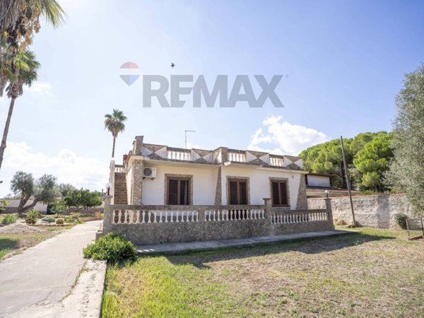 casa indipendente in vendita a Siracusa in zona Ognina