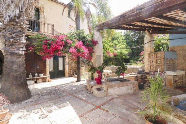 casa indipendente in vendita a Siracusa in zona Targia