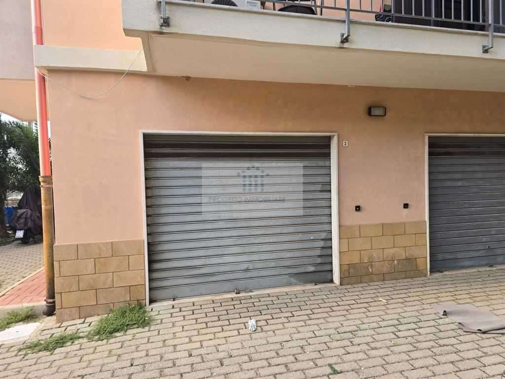 box auto in vendita a Siracusa in zona Scala Greca