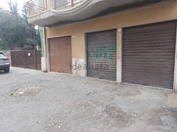 box auto in vendita a Siracusa in zona Grottasanta