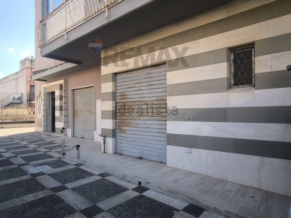 box auto in vendita a Siracusa in zona Grottasanta