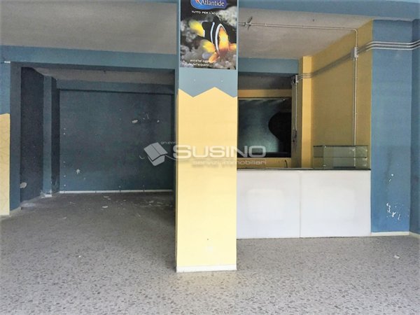 locale commerciale in vendita a Siracusa in zona Centro Città