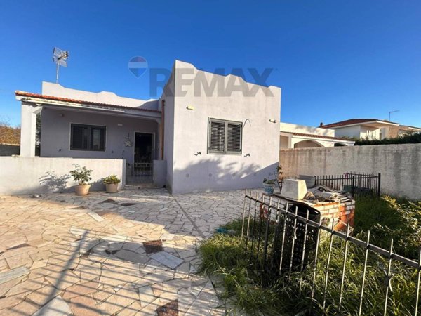 casa indipendente in vendita a Siracusa in zona Ognina