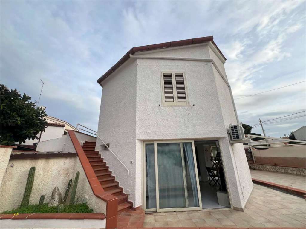 casa indipendente in vendita a Siracusa in zona Targia