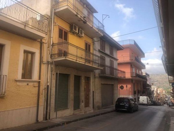 casa indipendente in vendita a Solarino