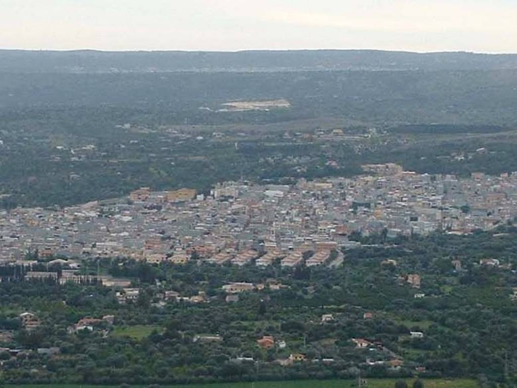 negozio in vendita a Solarino