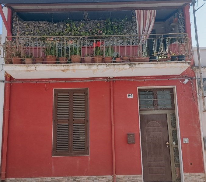 casa indipendente in vendita a Solarino