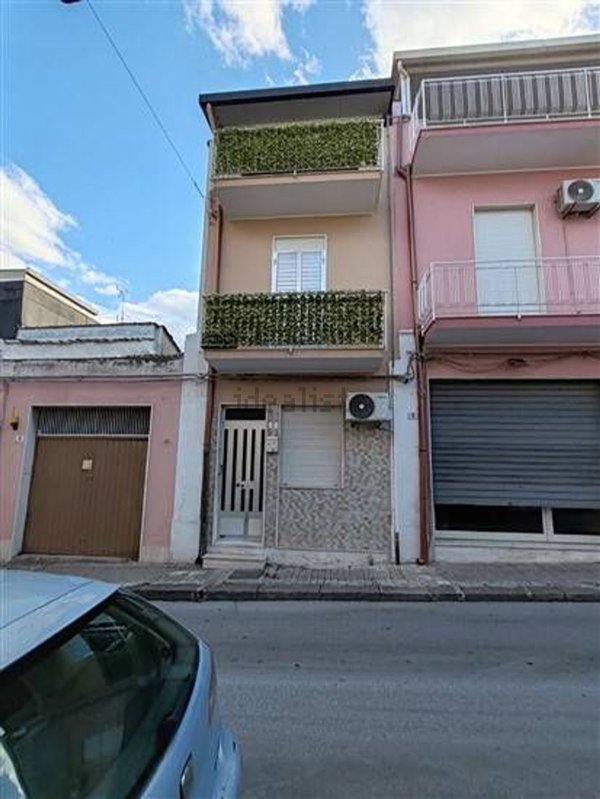 casa indipendente in vendita a Solarino
