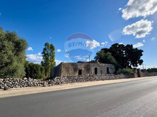 casa indipendente in vendita a Solarino