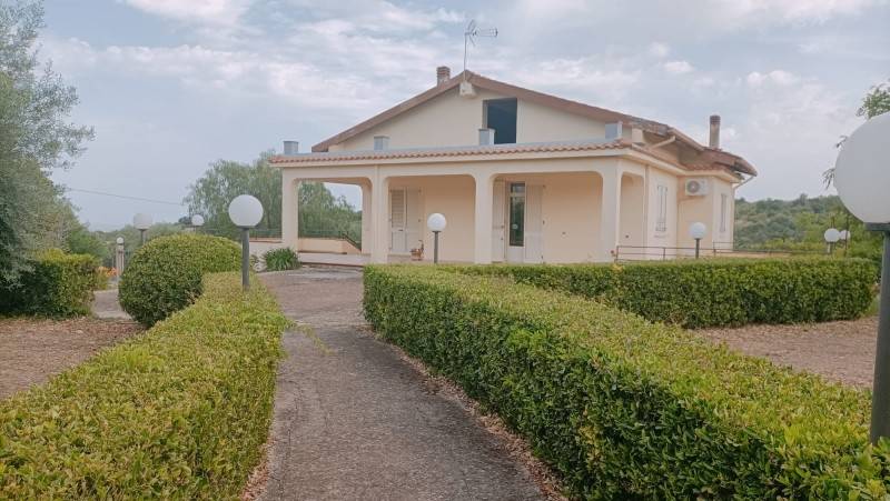 casa indipendente in vendita a Solarino