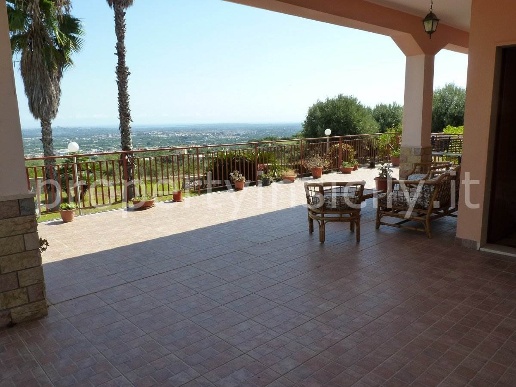 casa indipendente in vendita a Solarino