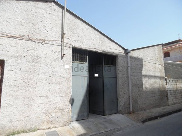 locale di sgombero in vendita a Solarino